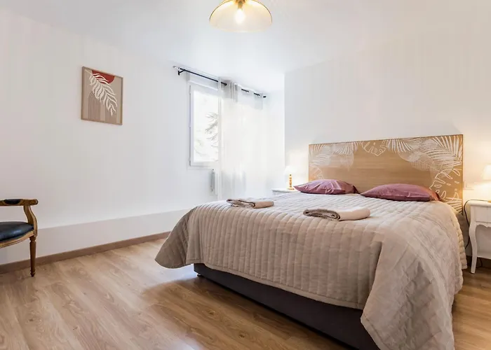 Hébergement de vacances Calme En Campagne Avec Animaux Acceptés, Parking Et Wifi - Fr-1-306-1302 *