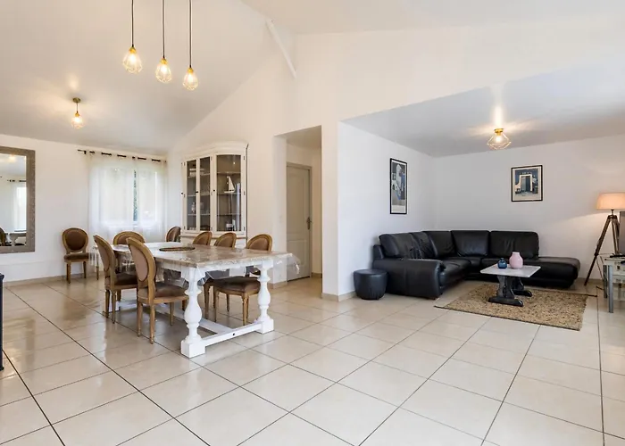 Calme En Campagne Avec Animaux Acceptés, Parking Et Wifi - Fr-1-306-1302 Rouans