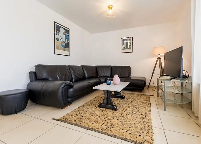 Calme En Campagne Avec Animaux Acceptés, Parking Et Wifi - Fr-1-306-1302