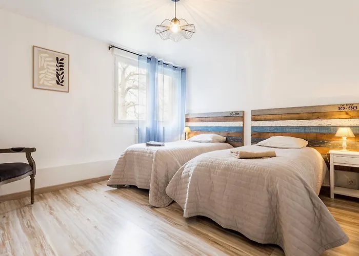 Calme En Campagne Avec Animaux Acceptés, Parking Et Wifi - Fr-1-306-1302